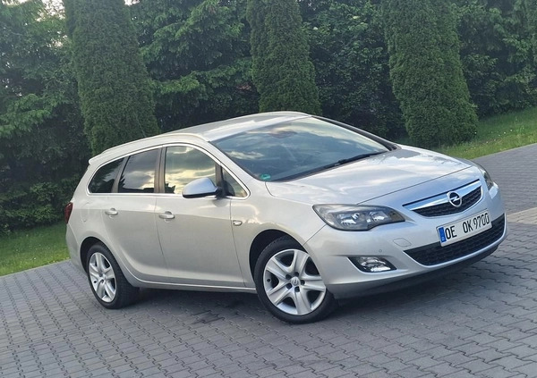 Opel Astra cena 25999 przebieg: 147200, rok produkcji 2011 z Górzno małe 379